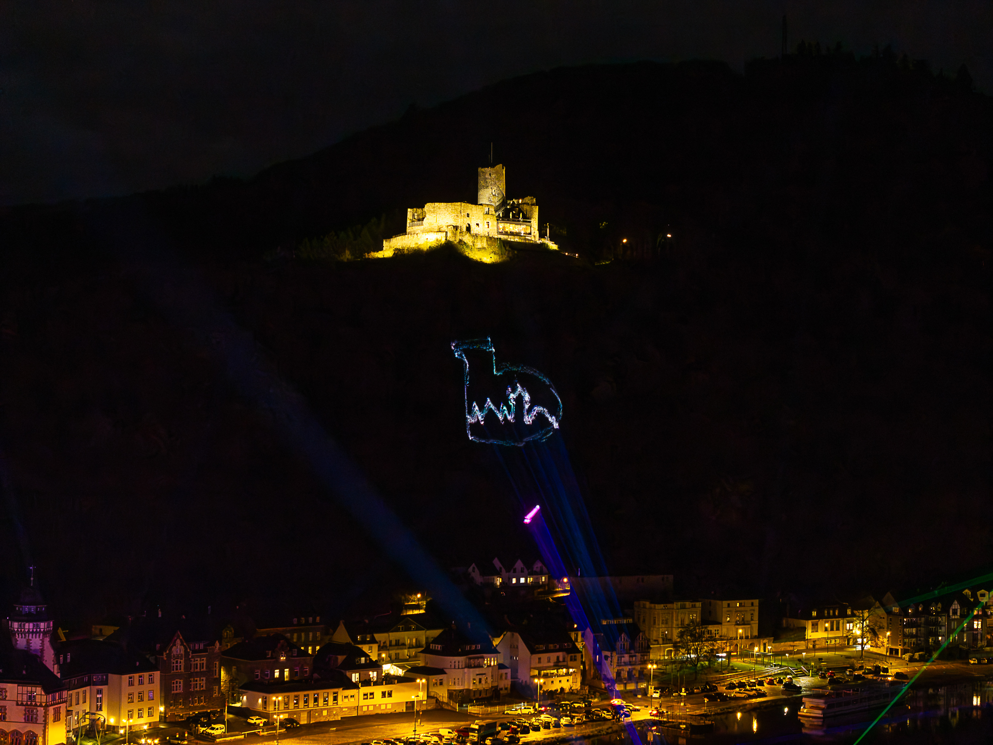Bernkastel-Kues blĂĽht auf - Highlight Licht- und Laserillumination