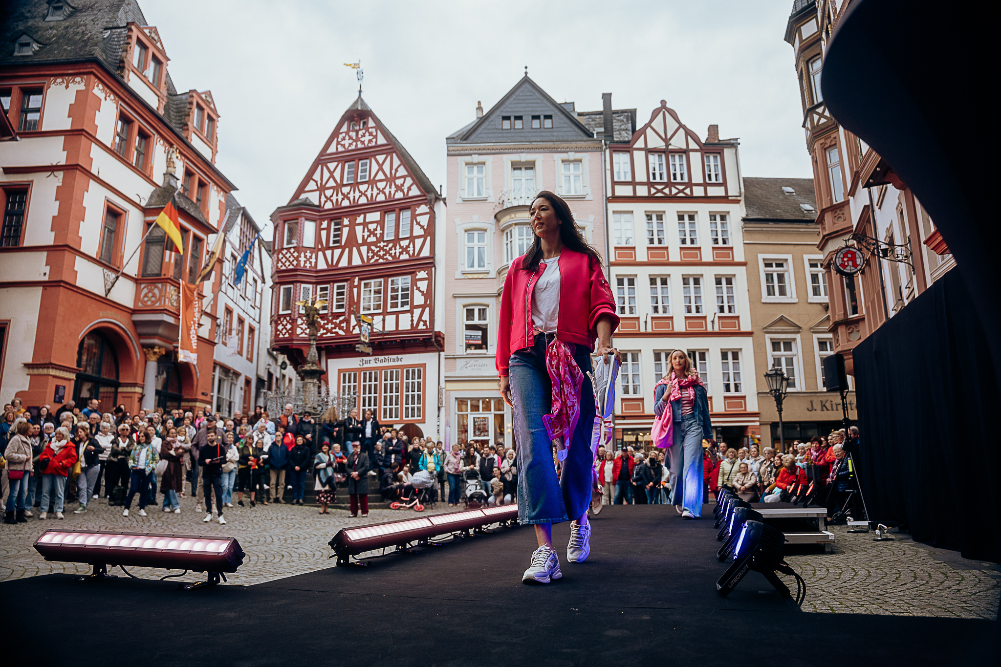 Bernkastel-Kues blĂĽht auf - Highlight Modenschau