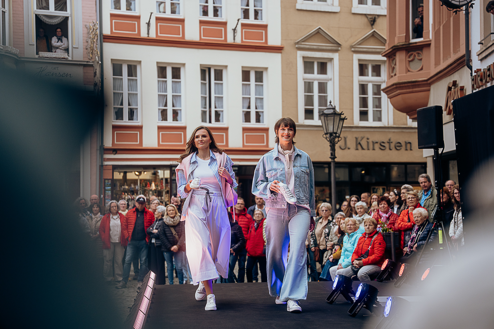Bernkastel-Kues blĂĽht auf - Highlight Modenschau