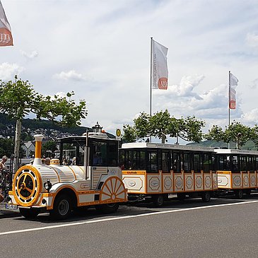 Panoramabahn an Abfahrtshaltestelle