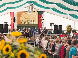 Große Mittelmoselweinprobe im Festzelt