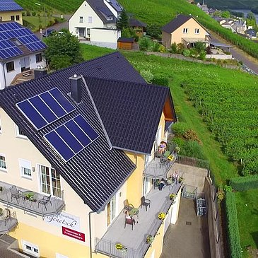 Luftaufnahme Wein- und Gästehaus Genetsch Lieser B