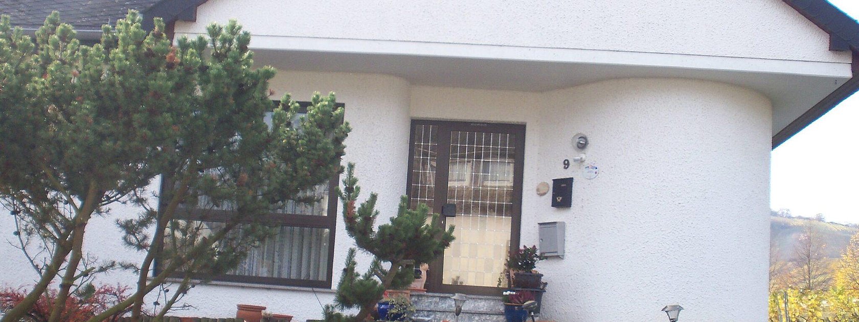 FeWo-Bild-Hausfront-Beeweg-sehr-schön1-scaled