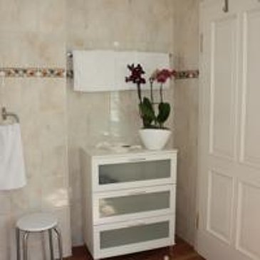 Schrank Badezimmer