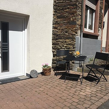 Freisitz vor dem Haus