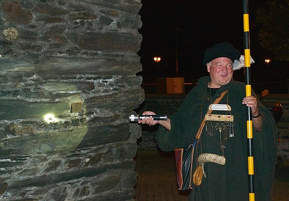 Nachtwächter mit Schlüsseln