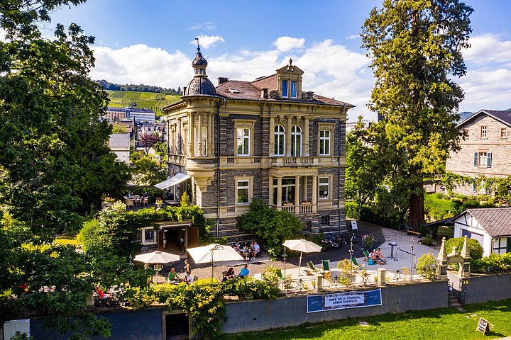 Gutsausschank im Sommer