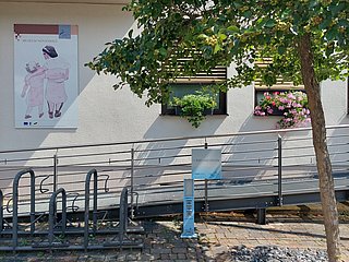 Neum_Dhron_E_Bike_Ladestation_TI