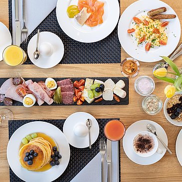Frühstück im DEINHARD´s genießen