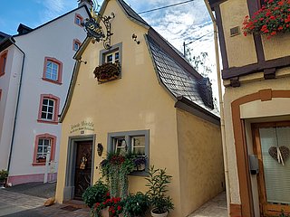 Neumagen_kleinste_Weinstube