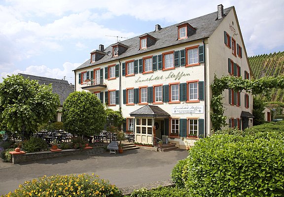 Inmitten von Weinbergen in Lieser_Foto Hotel