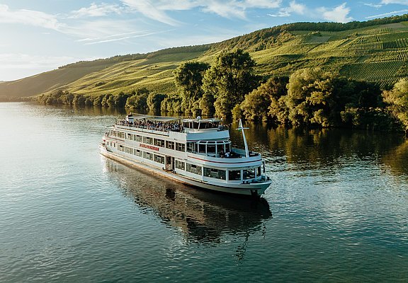 Schiff auf der Mosel