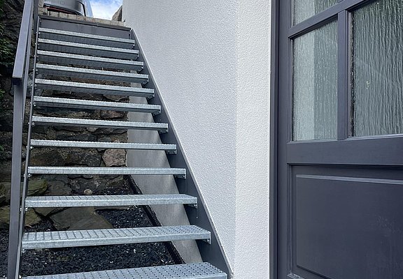 Entrance and staircase