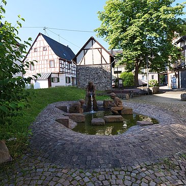 Goldbrunnen in Andel